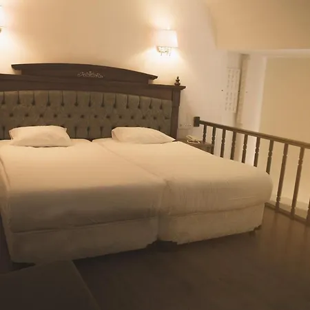 Hotell Thrace & *