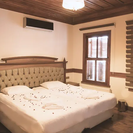 Hotel Thrace & *
